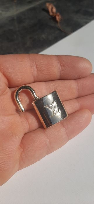 Замочки  до сумок    .