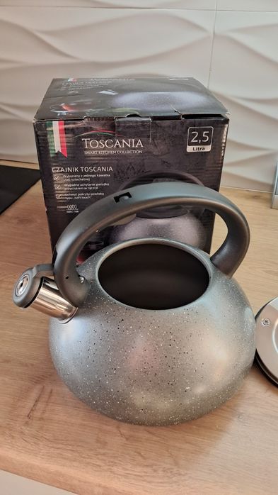 Czajnik Toscania 2,5l nowy