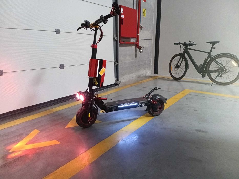Trotinete urbenglide e-cross pro boost