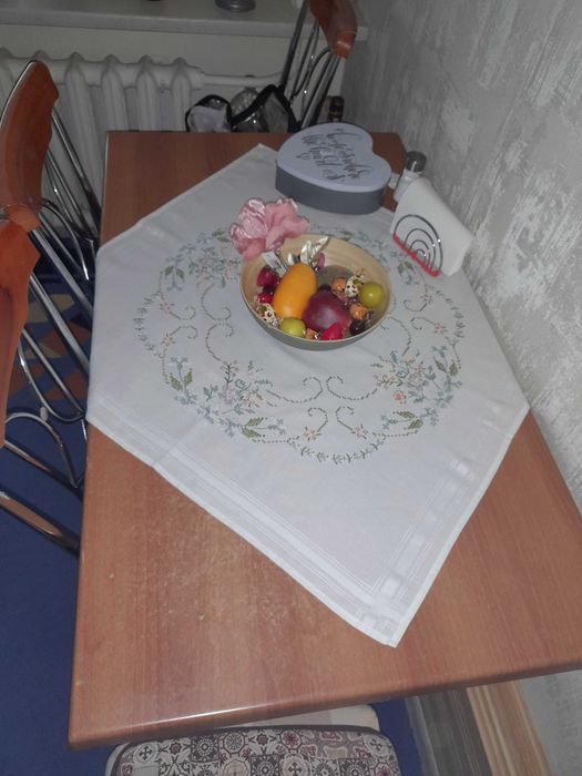 Стіл для кухні ( вітальні) та стільці