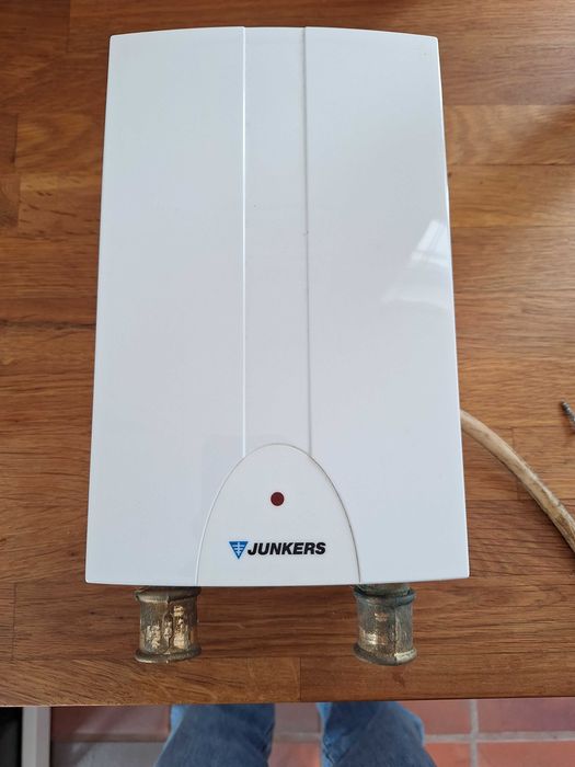 Esquentador electrico instantâneo JUNKERS