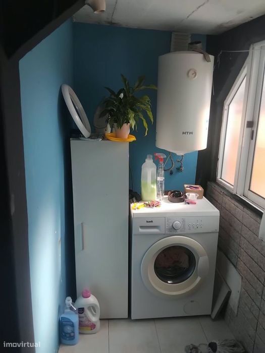 Casa com 2 quartos, arrumo   e lugar de estacionamento