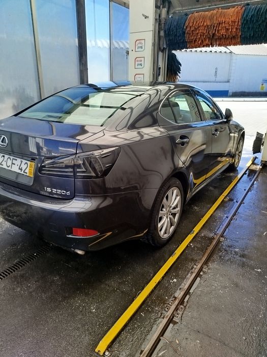 Lexus is 2.2d ou troco