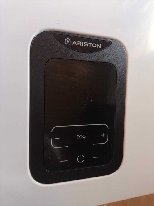Esquentador Ariston NEXT EVO X 11 OFT + Tubo Estanque – Como novo