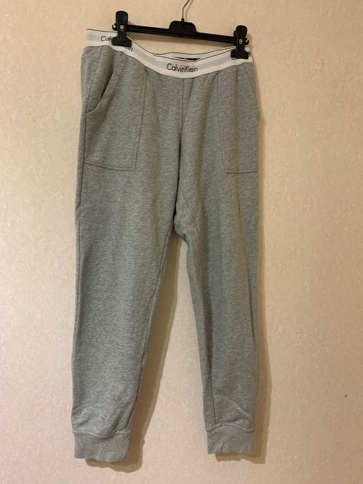 Продам штани Calvin klein розмір М