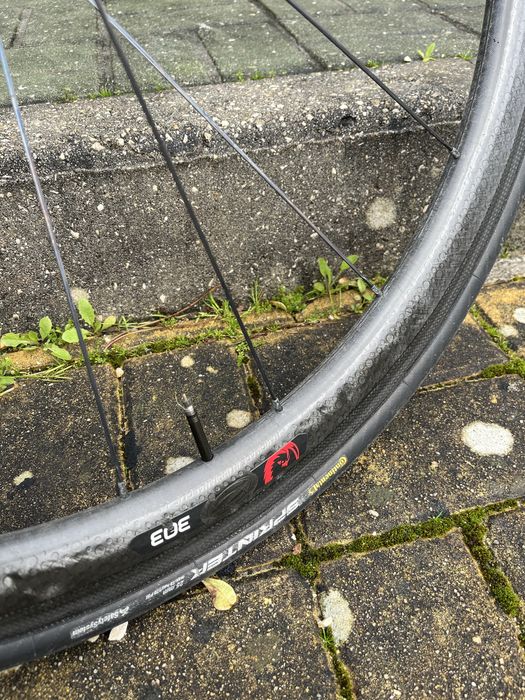 Scott Foil em carbono - Dura Ace - Rodas zipp 303