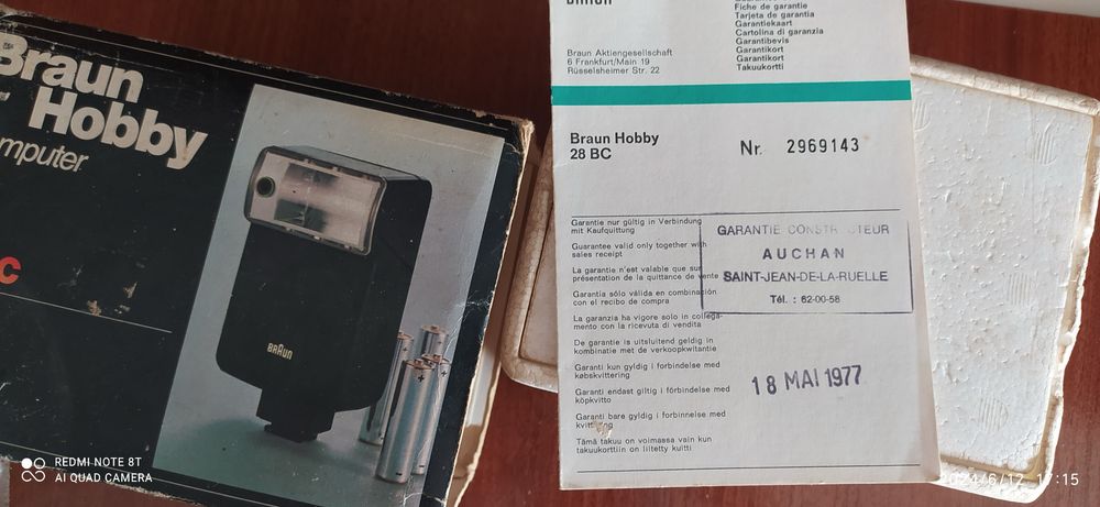 Máquina fotográfica Agfa Isoly vintage com flash Braun