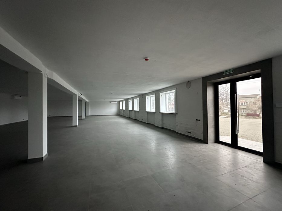 Оренда фасадного комерційного приміщення Ківерці, 350 м2 з новим ремон