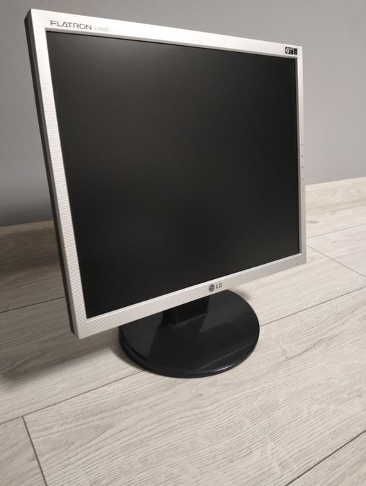 Monitor LG FLATRON L1753S-SF z kablami stan idealny jak nowy 

FLATRON
