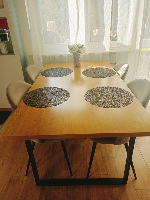 Stół+ 4 krzesła Jysk