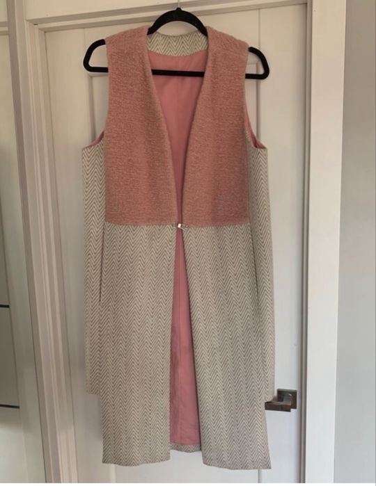 Жилет удлиненный с открытыми плечами М