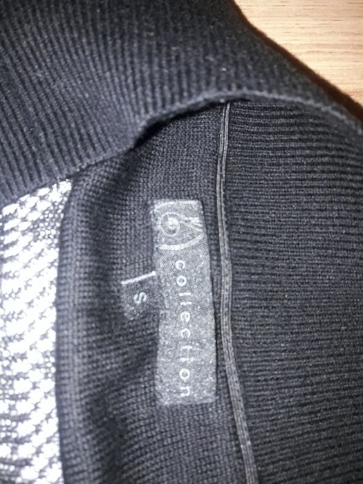 Sukienka bez rąmiaczek stradivarius