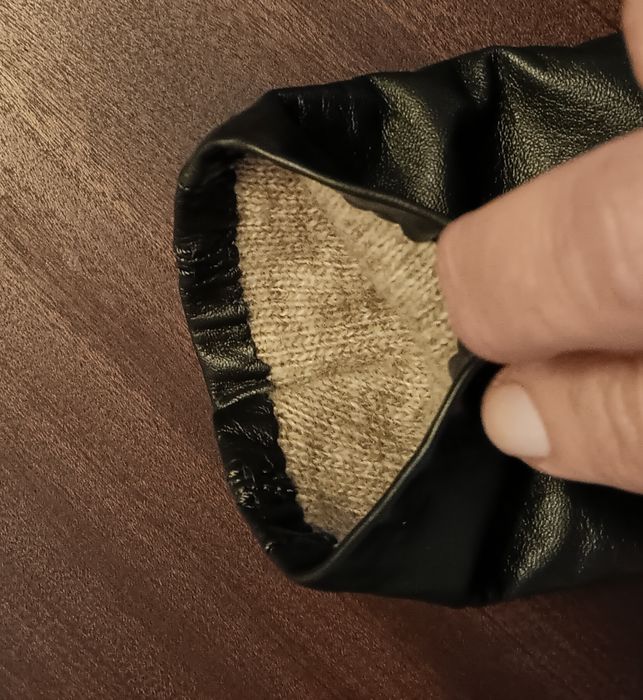 Luvas em pele novas  de cor verde escuro