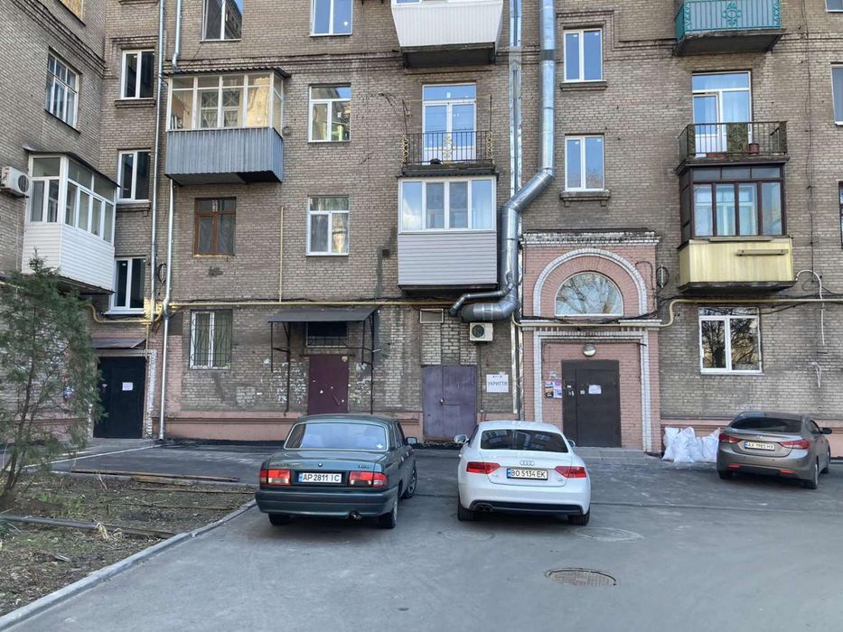 Приміщення на пр. Соборному - 99,3 кв.м.