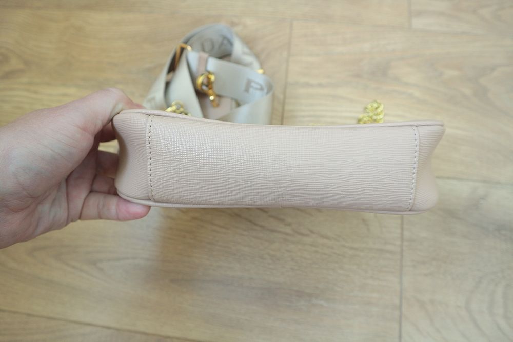 Жіноча сумка Prada