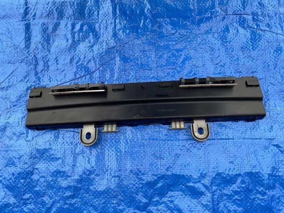 Mercedes W221 Moduł Sterownik Antena Wzmacniacz Anteny A2218208089