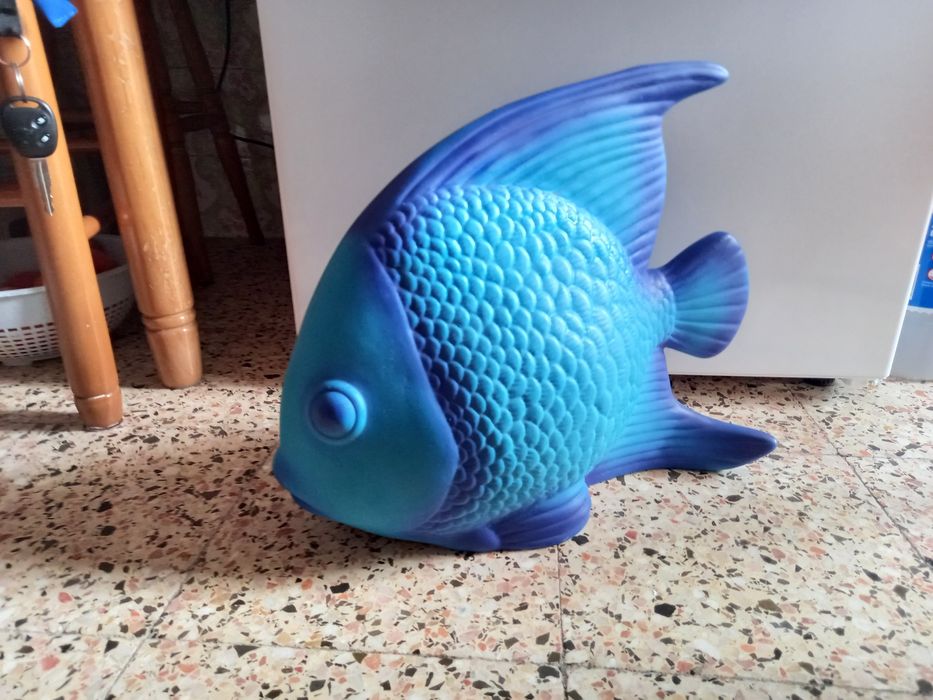 Peixe decorativo em louça