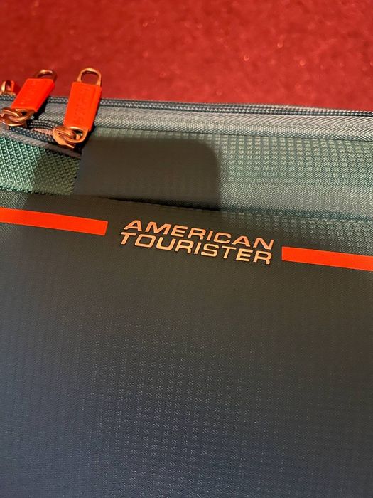 Walizka podróżna American Tourister Pulsonic D108