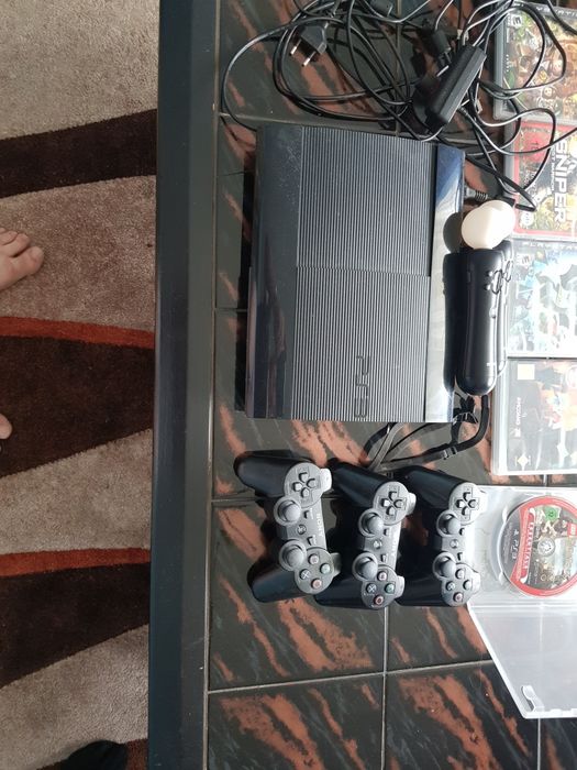 Ps3 500giga 3pady plus zestaw move, 10 gier
