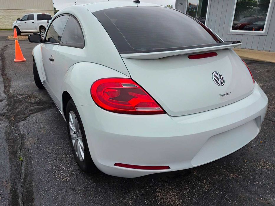 Volkswagen Beetle      2015