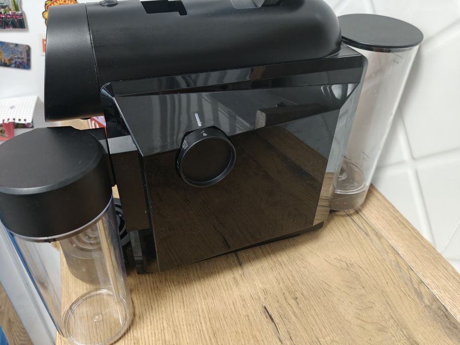 Ekspres kapsułkowy Delta Q