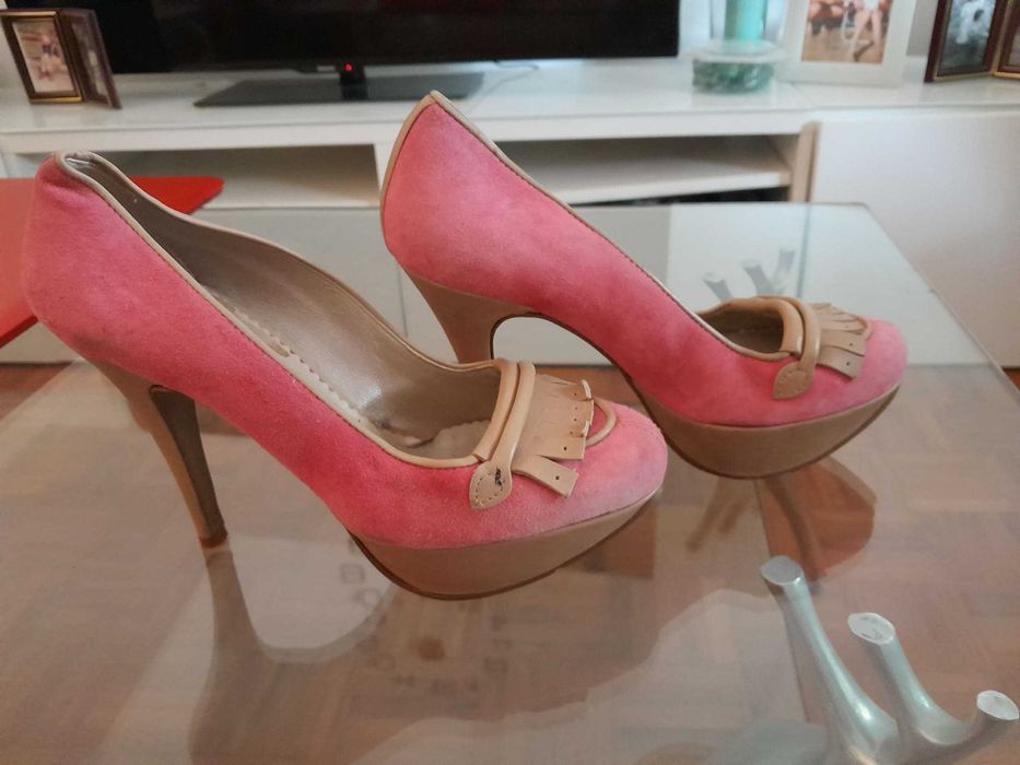 Sapato Elegante Strena quase novos Nº 37 cor rosa vibrante bom PREÇO!