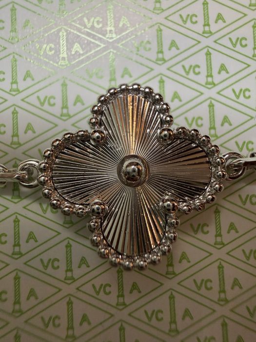 Srebrna bransoletka koniczynki