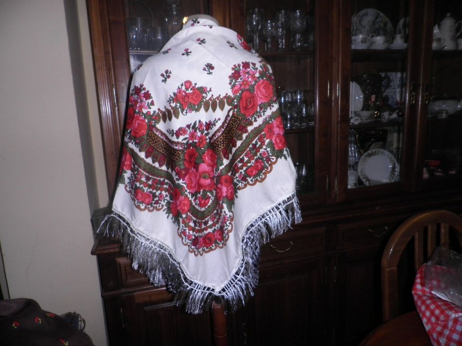 Vários xailes em viscose 90x90