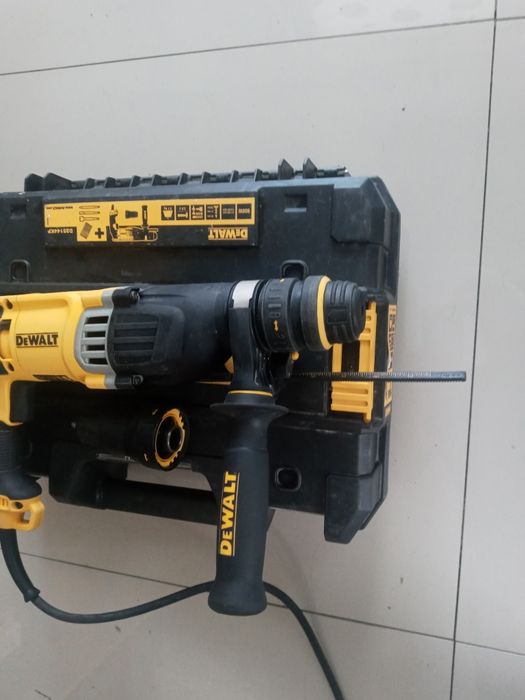 Mlotowiertarka udarowa DEWALT  D25144K