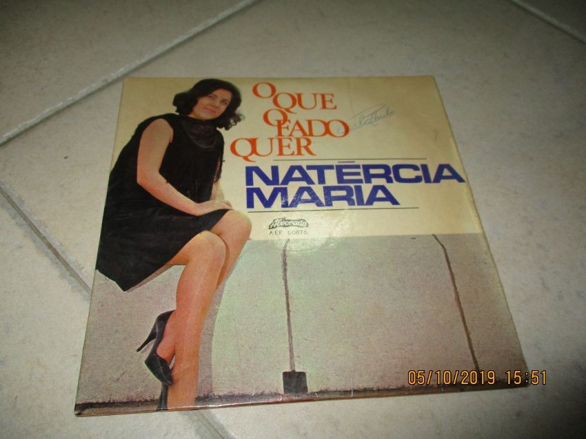 Disco vinil antigo EP Fado Natércia Maria