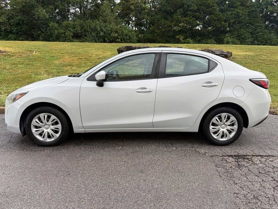 Toyota Yaris L      2019