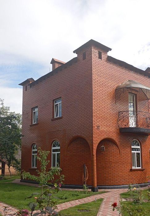 Продається 2 пов будинок, 6 соток Берковець (Академмістечко)