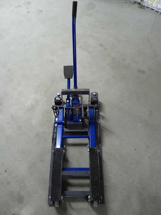 Macaco, Elevador hidráulico de 680kg para manutenção. Usado uma vez.