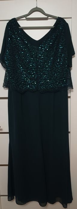 Piękna suknia wieczorowa