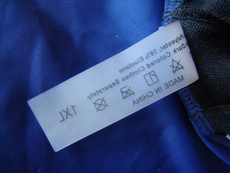 Гидрокостюмный рашгард для девочек . UPF-50+ . размер - L/XL . Оригинал !