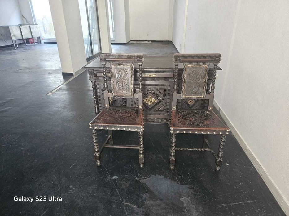 Secretária completa de Advogado com 2 cadeiras e estante.