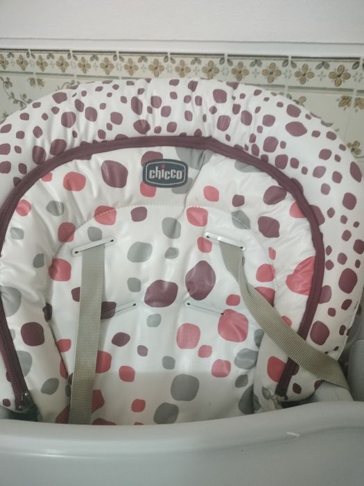 Cadeira da "papa" chicco