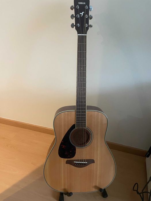 Yamaha FG820L NT II Left-Hand Acoustic Guitar + Bag + Stand