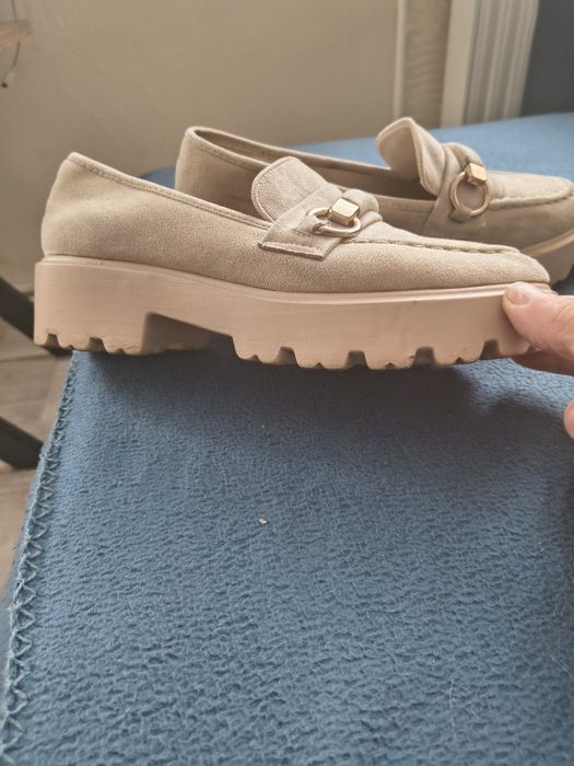 Buty damskie beżowe