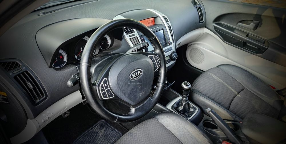 Kia Ceed 1.4 Bom Estado