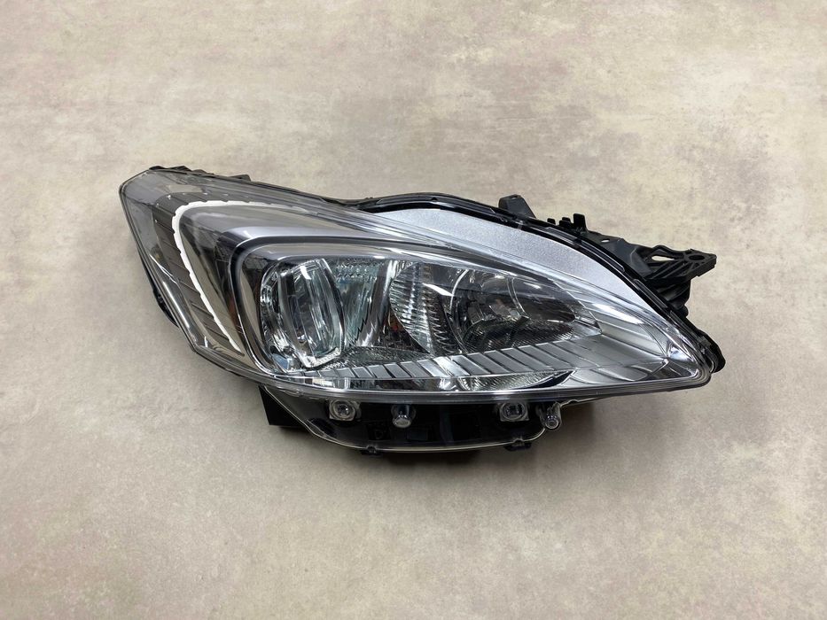 Передні фари Peugeot 508