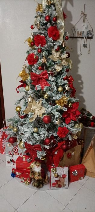 Árvore de natal com neve