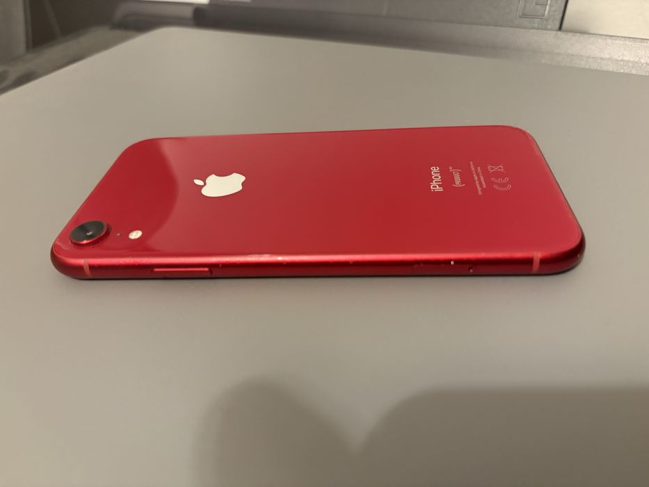 iPhone XR 64 GB czerwony
