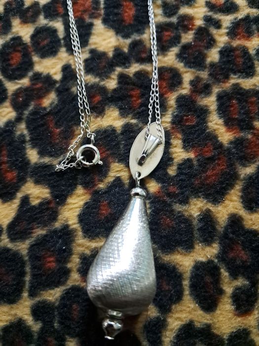 Підвіска-кулон Sarah Coventry Silver Tone 60-х років з атласним сяйво