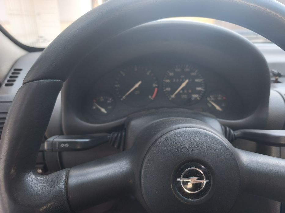 Opel Corsa — fotografia 4