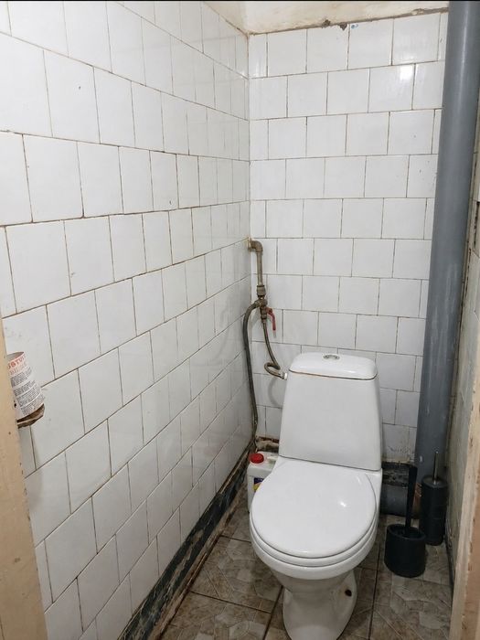 Продається кімната в  квартира поруч м Чернігівська  м Дарниця