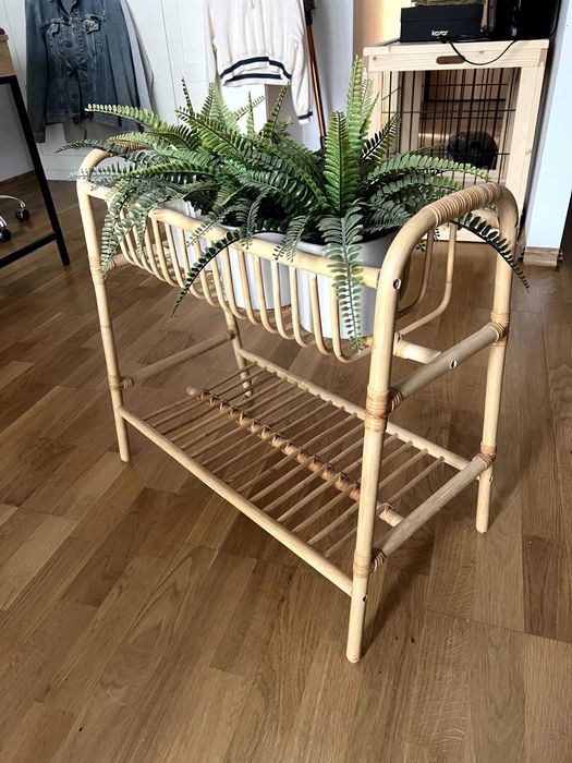 Stolik/kwietnik rattanowy z półką – styl boho / naturalny
