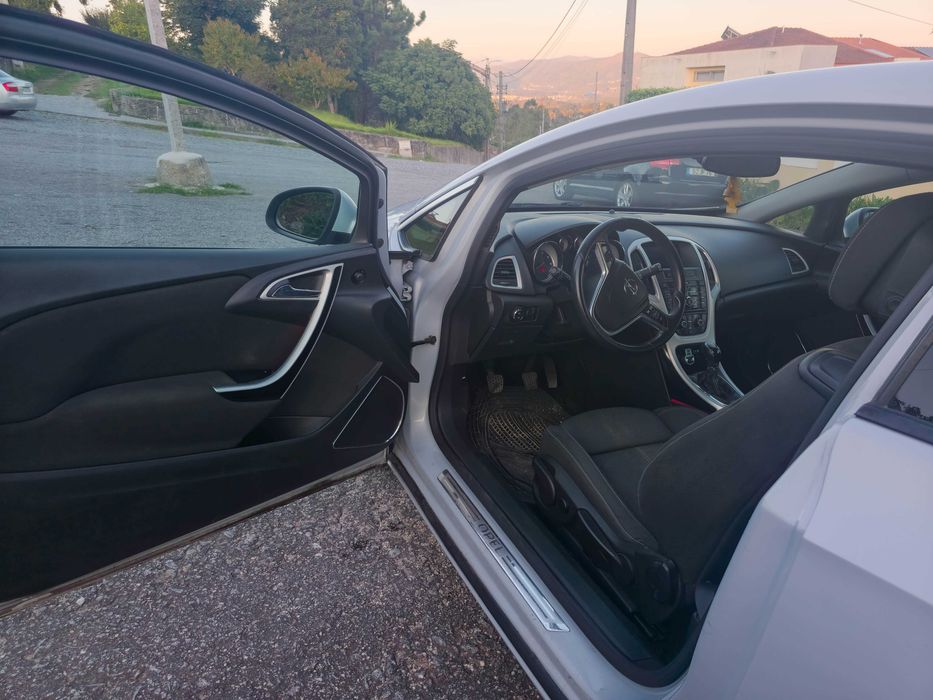 Opel Astra Gtc 2.0 diesel