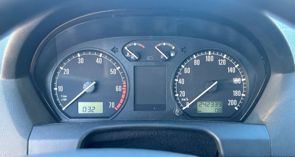 Skoda Fábia – 1.4 / 1.6 16v *Automatico*
