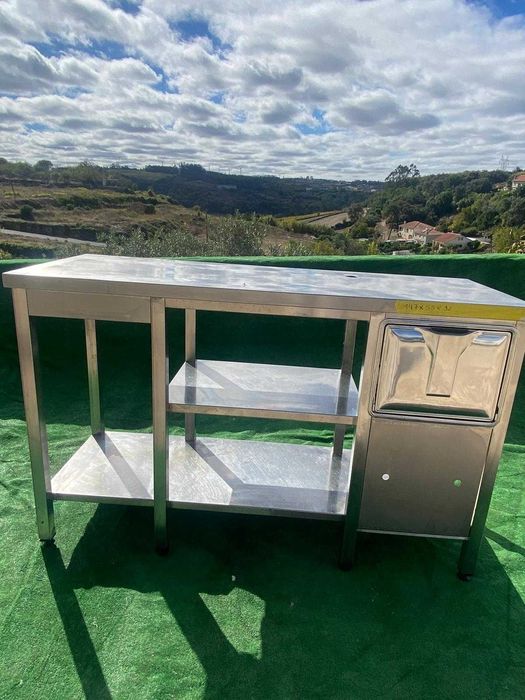Bancada em inox com bate borras